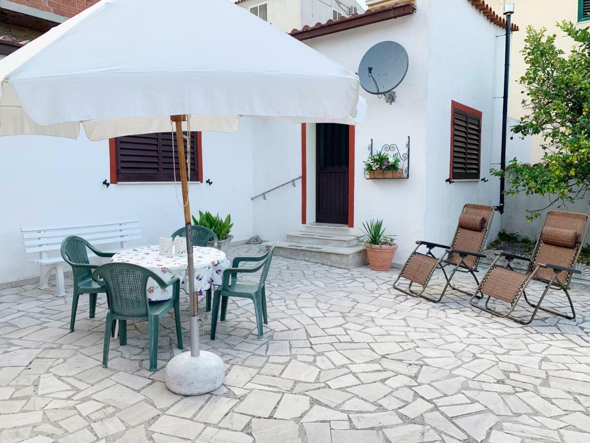 Villa Bianca Kunstmann Orosei Bagian luar foto